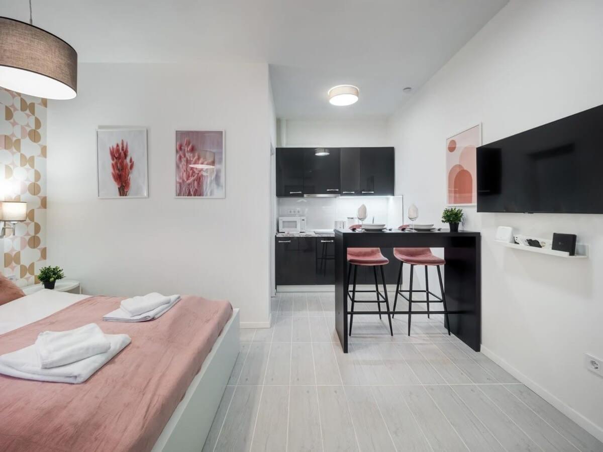 Cute Central Studio With Ac Будапеща Екстериор снимка