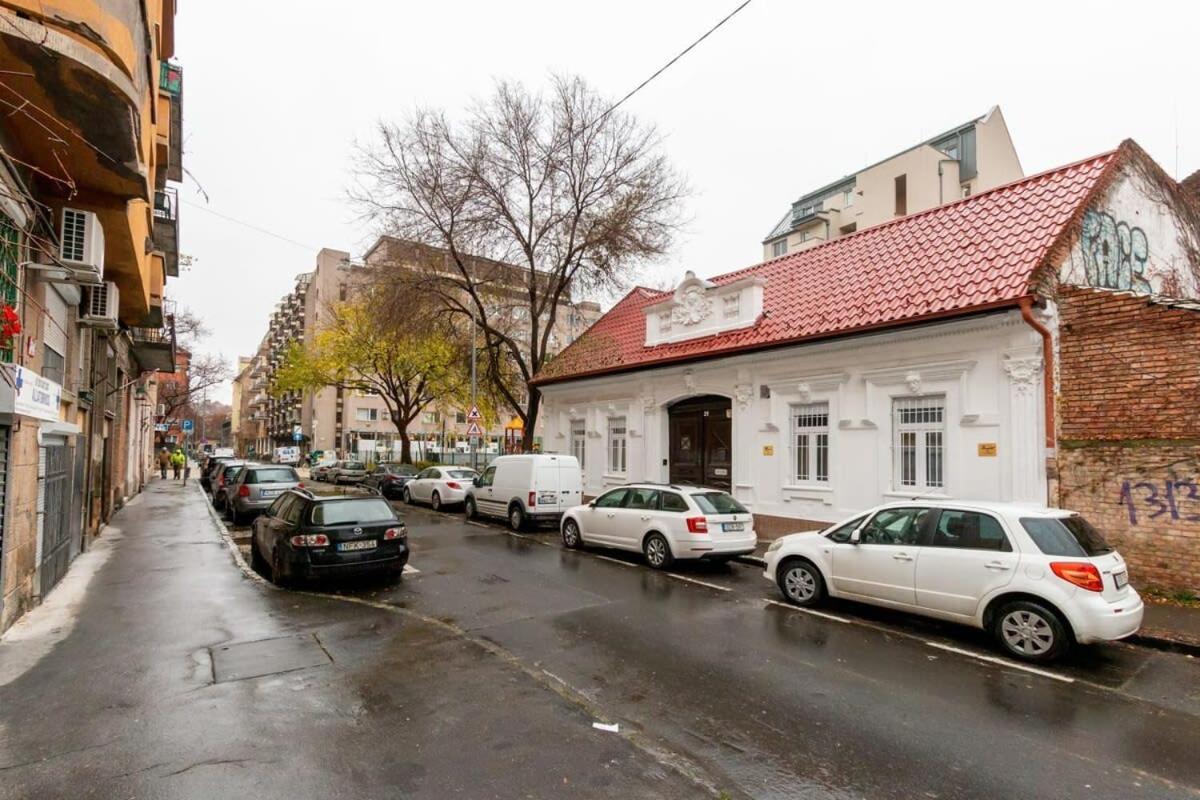 Cute Central Studio With Ac Будапеща Екстериор снимка