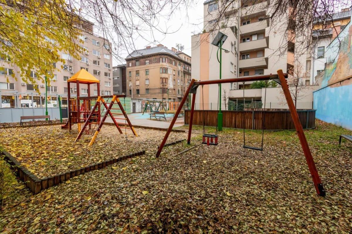 Cute Central Studio With Ac Будапеща Екстериор снимка